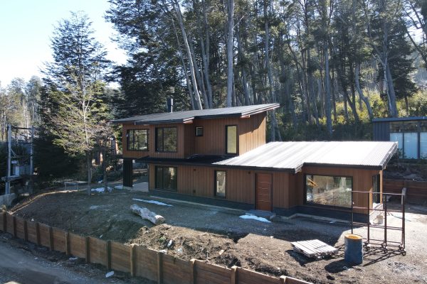 Casa con conexión a Cerro Bayo (a estrenar)