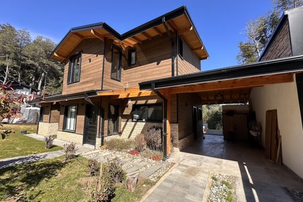 Casa con conexión a Cerro Bayo